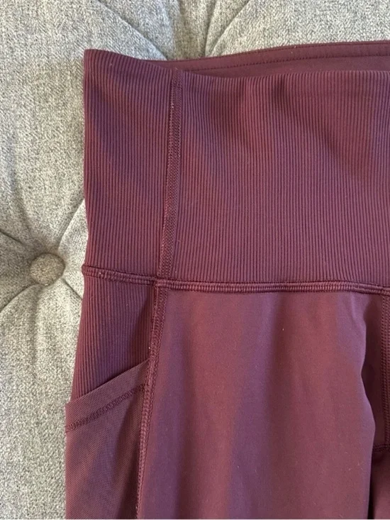 NWOT Lululemon Purple‎ Cropped Leggings - Picture 4 of 7